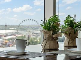 Chic 2BR Condo in Vibrant Downtown Calgary