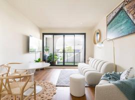Beachside flat with free parking, beach rental in Melbourne