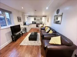Lovely 2 Bedroom Garden Flat in London