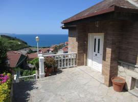 MyHouseSpain -Xivares, Chalet con vistas al mar，Carrió的度假屋