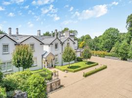 Apartment 14, Hazelwood Hall, cottage in Silverdale