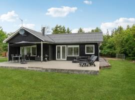 3 Bedroom Nice Home In Hurup Thy, hotel with parking in Sønder Ydby