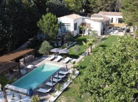 LES LODGES TAIZEN, séjour SPA- sans enfants, lodge à Saint-Cannat