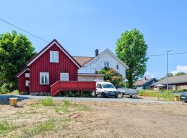 Stunning Home In Risr With Kitchen, cabaña o casa de campo en Risør