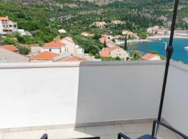 RITA - Charming 2-Bedroom Apartment with sea view, Slano, apartamento em Slano