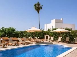 Villa KM2 lovely villa located just outside of Sa Carroca a 5 minute drive from Playa den Bossa
