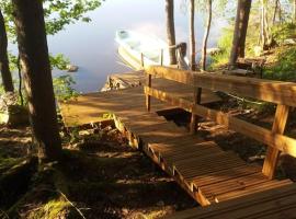 Cottage / Mökki, unique summer cottage, готель у місті Vihti