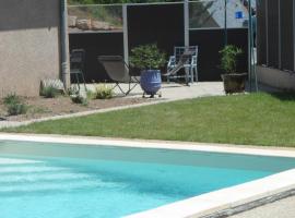 Bellevue Les Carlines, Bed & Breakfast in Marcillac-Vallon