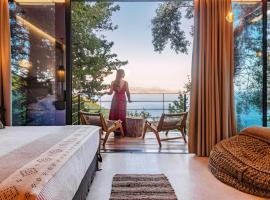 Rizes Sea View Suite, vil·la a Katávolos