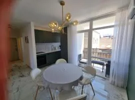 Apartment with view on city marine