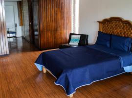 Suites Las Plazas, hotel cerca de Museo Robert Brady, Cuernavaca