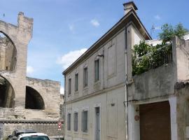 Appartement Avignon centre intra muros Cour extérieure Parking privé gratuit