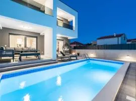 Luxury Villa Venus with heated pool