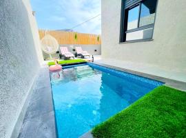 Yalarent Melody- Suites with privat pools, lejlighed i Migdal