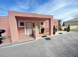 Villa whit garden 10mn from Monaco, hotel u gradu La Turbie