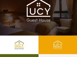 Lucy, hotel in Garni