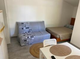 Logement proche Lyon-aéroport-Centrale Bugey، فندق في Dagneux