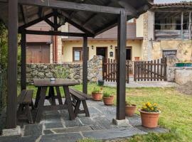 CASA LUISA Biedes, Piloña，位于因菲耶斯托的木屋