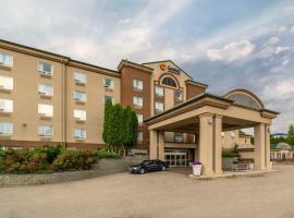 Comfort Inn & Suites, hotel v destinaci Salmon Arm
