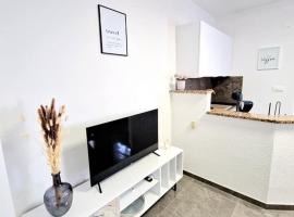 Apartments Tadic、オミサリのホテル