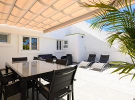 FaroVela Suites Pasito Blanco, ξενοδοχείο σε Pasito Blanco