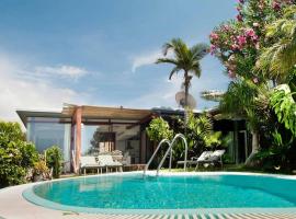 Tauro Villas – hotel w mieście La Playa de Tauro
