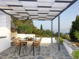 Villa John's Skopelos Stafilos, בית נופש בסקופלוס טאון