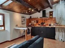 Bilocale Moderno nel Centro Storico by Host Hero