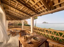 Private Studio Apartment, Unique Location - Sea View, hotel na pl&aacute;ži v destin&aacute;cii Lithakia