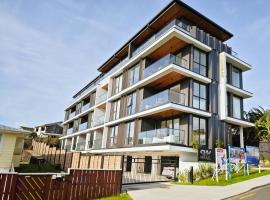 Takapuna Brand new 3 Bedrooms: Auckland'da bir kiralık sahil evi