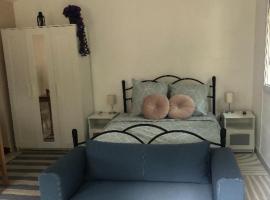 Un Studio dans un endroit tranquille, apartment in Roquefort-les-Pins