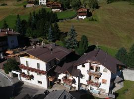 Pensione Valbona, hotel v destinaci Corvara in Badia