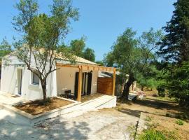 The Old Stables Apartment, vacation home in Vátos