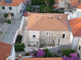Apartment NINA, self catering accommodation in Rab