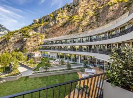 Gardea SoulFamily Resort, hotel in Nago-Torbole