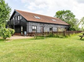 The Dairy - Holly Tree Barns, pet-friendly hotel in Halesworth