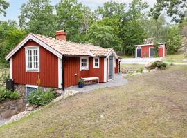 Chalet Jennys - B, cabin in Jämjö