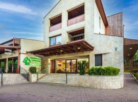 伊瑞达斯帕斯塔菲奈斯俱乐部酒店，位于德布勒森的酒店