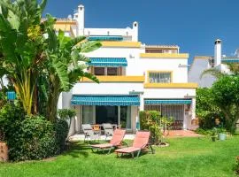 Spacious Beachfront Holiday Home