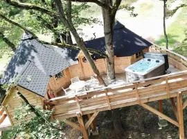 La Cabane perchée de la Mure
