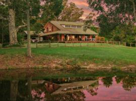 Topview Farm, holiday home in Dunns Creek