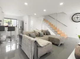 Host Wise - Spacious Noble Apartaments Ace Location