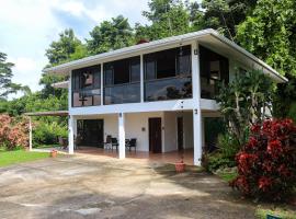 Casa Garrobo, cottage in Dominical