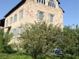 Em&Ri Guest House in Odzun