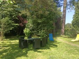 Villa 100 m du Touquet entre forêt et mer、キュクのホテル