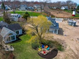 The Beach House at Main Street Beach, villa in Vermilion