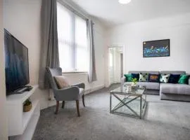 Spacious 3-Bed Home in South Shields, Sleeps 8