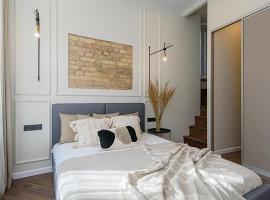 FREE PARKING Old Town Central Station Apart with Balcony