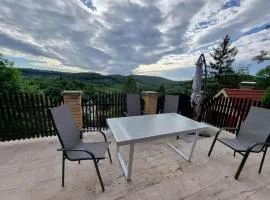 Panoramahaus auf dem Gipfel des Bükk