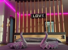 Hotel-Asador Montes Oretanos, hotel with hot tubs in Pulgar